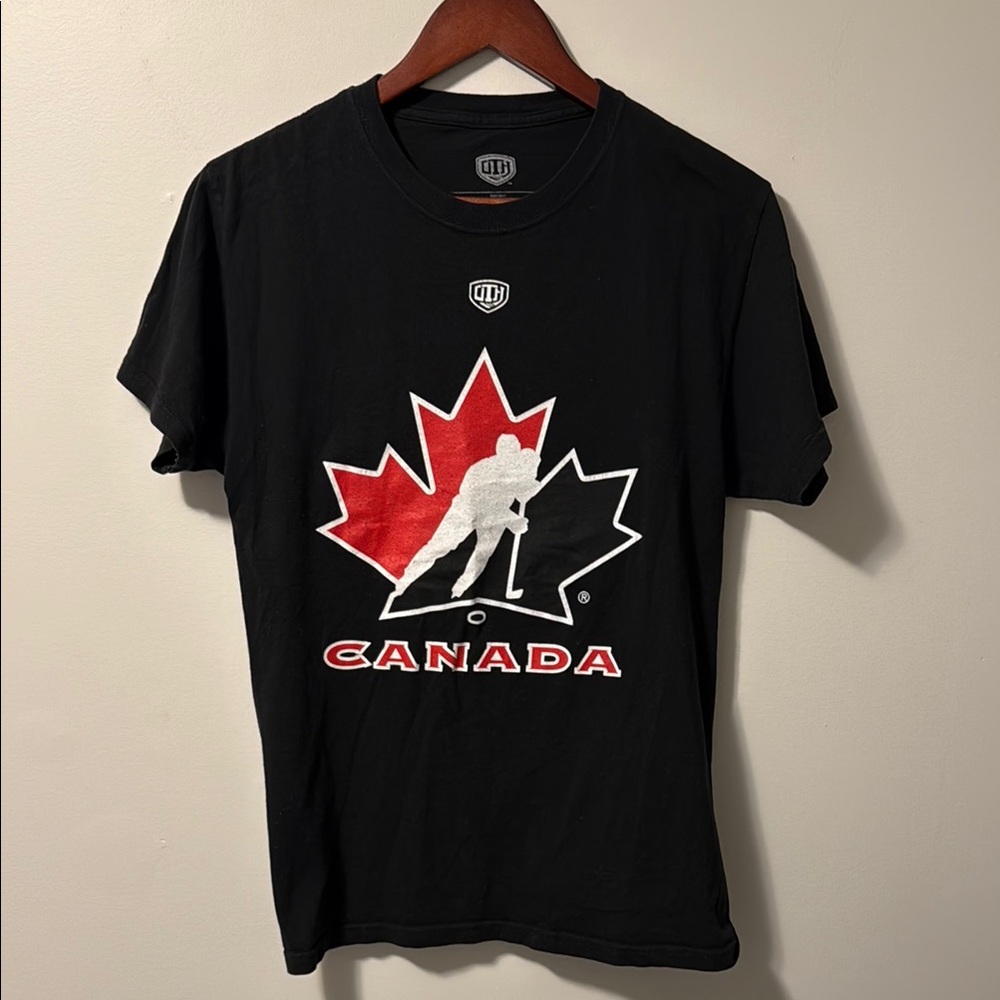 OTH Team Canada tshirt Men’s sz sm GUC